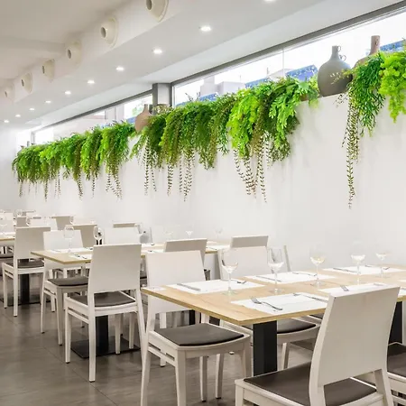 ホテル The Place Mariner By Alegria Adults Only