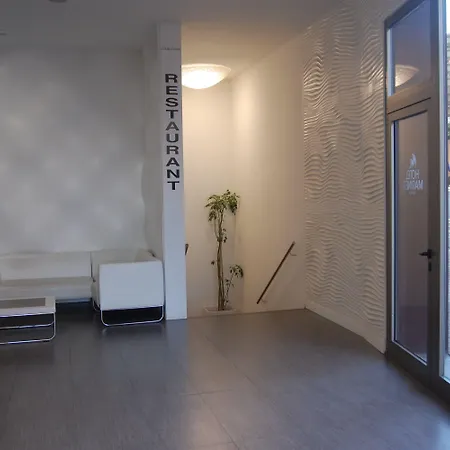 ホテル The Place Mariner By Alegria Adults Only 4*